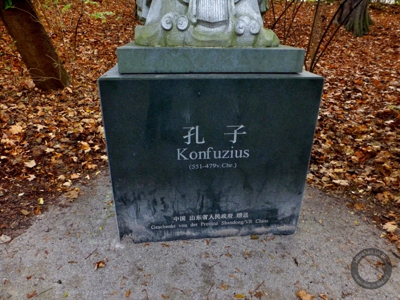 Denkmal für Konfuzius im Dichtergarten in München
