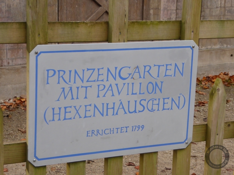 Kronprinzengarten (Ludwigsgarten) mit "Hexenhäuschen" (Pavillon) im Schlosspark Nymphenburg in München