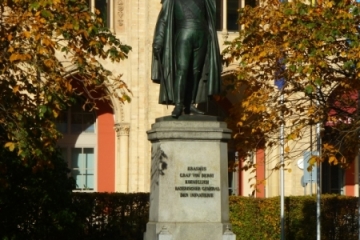 Denkmal für Erasmus von Deroy in der Maximilianstraße in München
