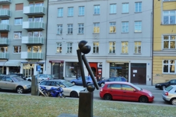 Skulptur "Große Zwei V" in der Maxvorstadt in München
